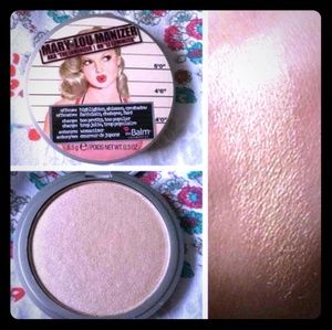 Mary Lou-Manizer & Morphe M501 highlighting brush